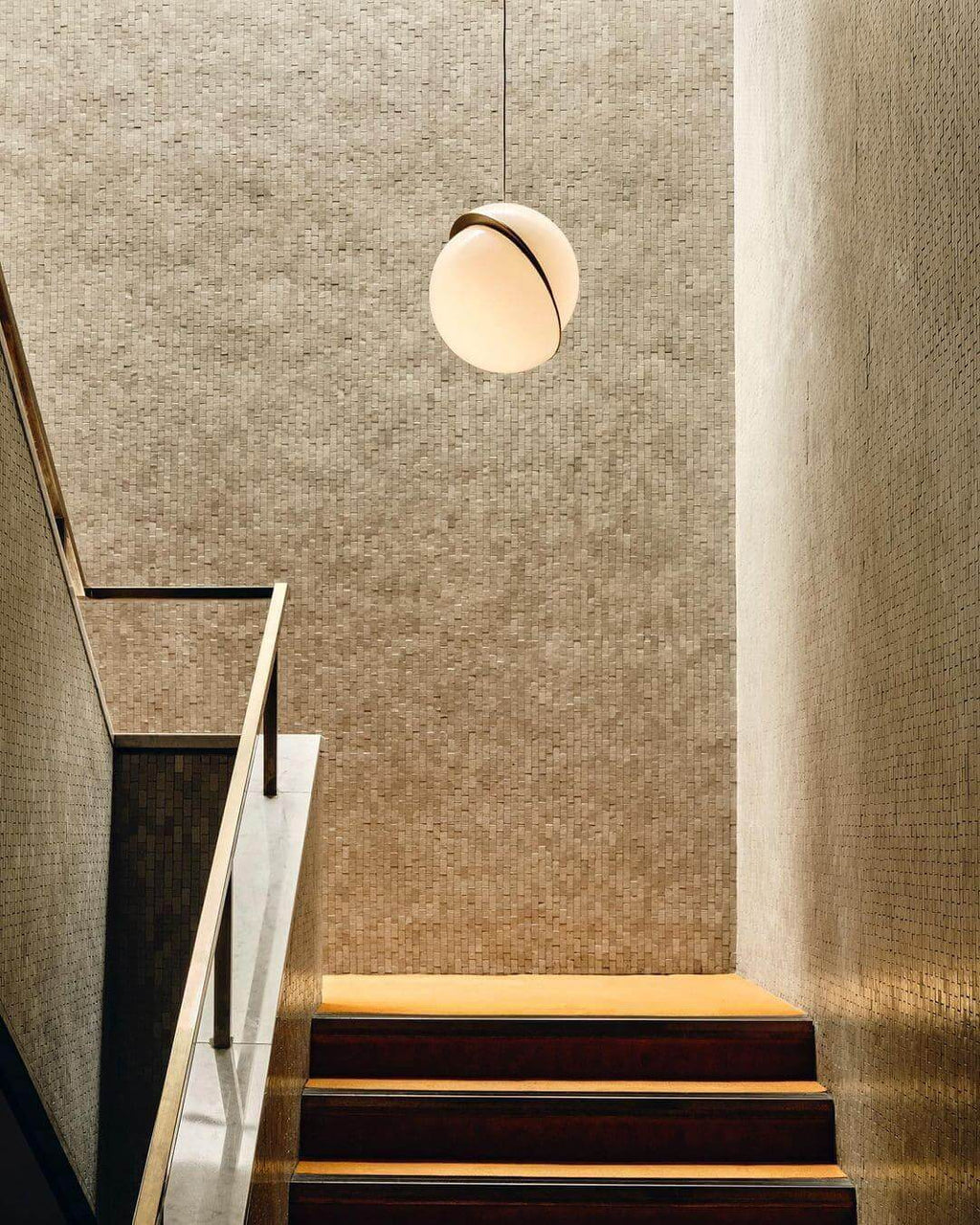 Suspension moderne en verre opale pour intérieur