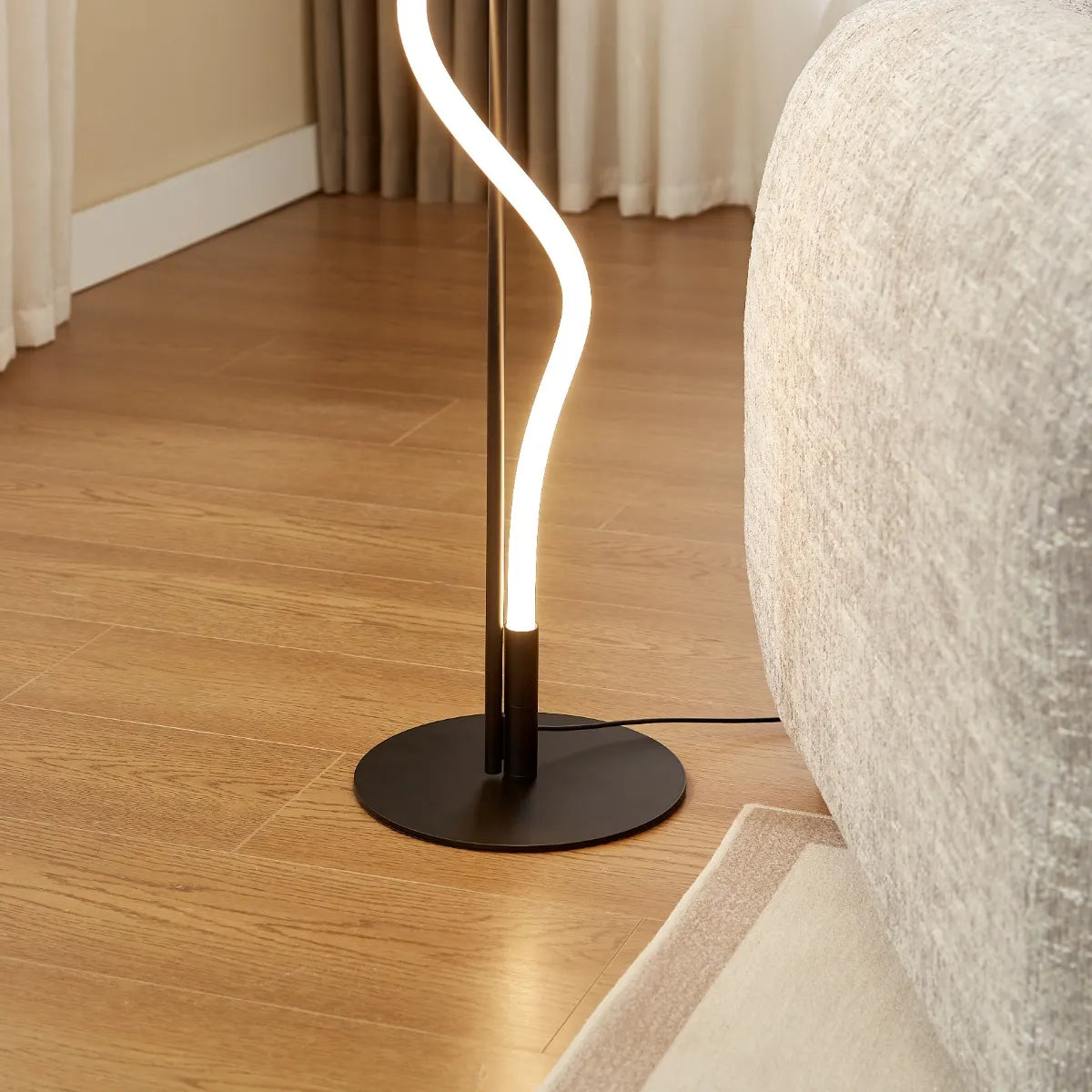 Lampe sur Pied LED Curve Noire